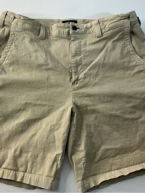 Orvis Men's Tan Flat-Front Cotton Shorts